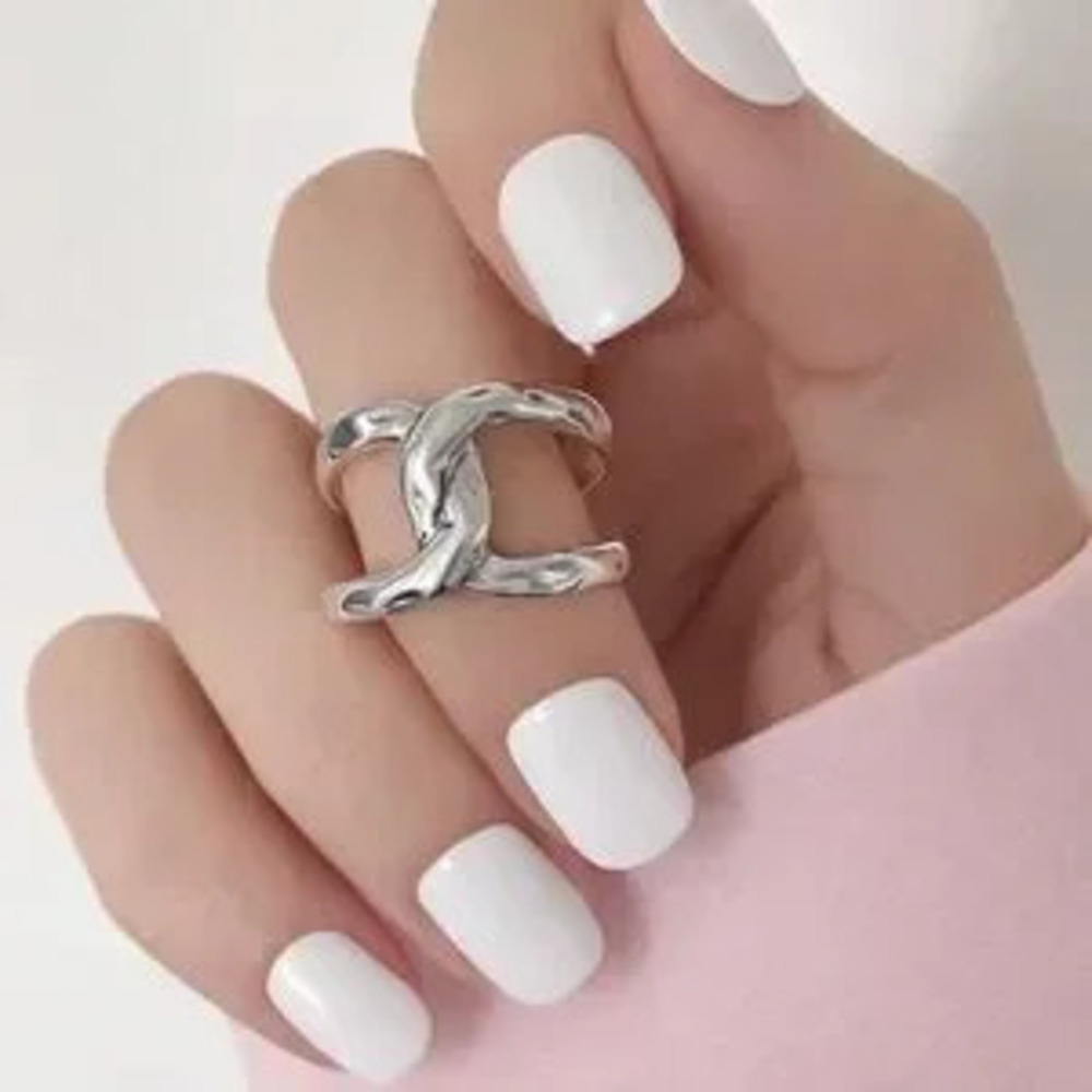 Elegant Silver Ring